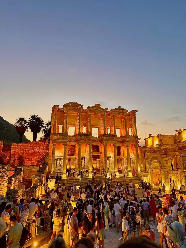 Gece Işıkları Altında Efes Turu İzmir Çıkışlı