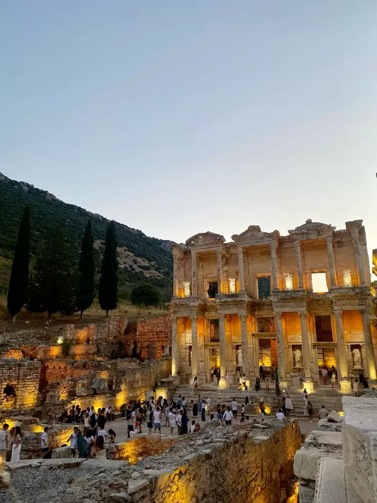 Gece Işıkları Altında Efes Turu İzmir Çıkışlı