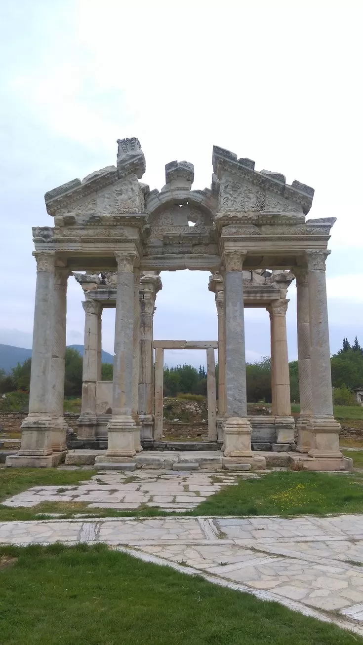 Günübirlik Afrodisias Antik Kenti ve Işıklı Göl Turu