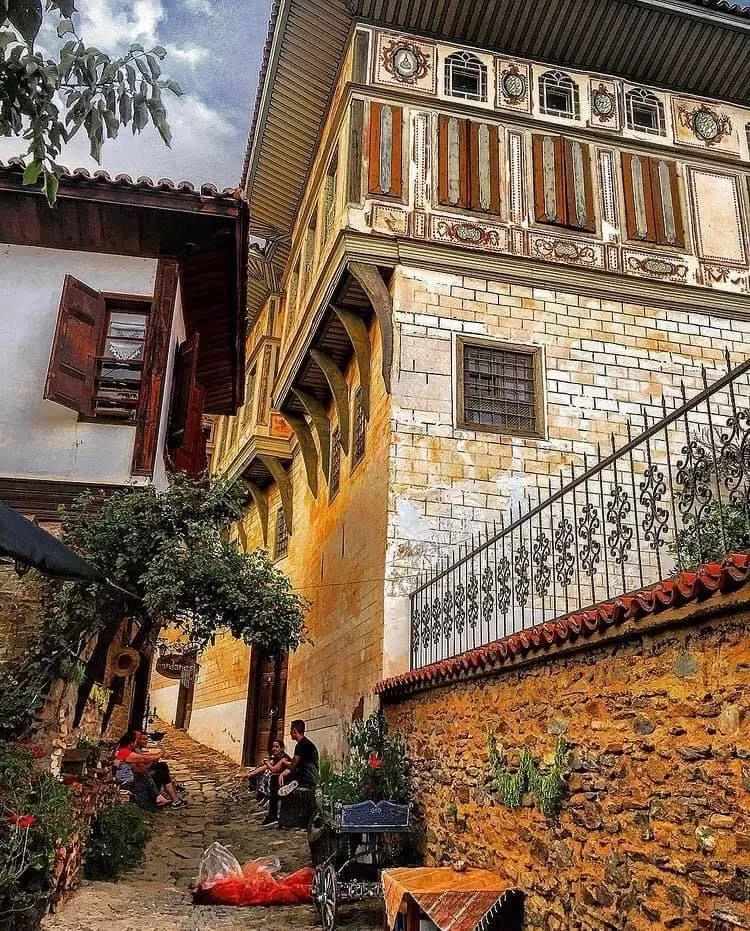 İzmir Çıkışlı Günübirlik Ödemiş Birgi Gölcük Bozdağ Turu (Kırkoluklar Çeşmesi)