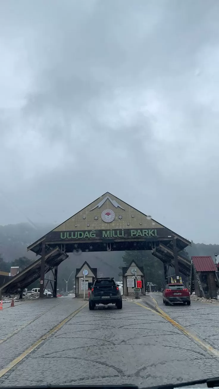 İzmir Çıkışlı Günübirlik Uludağ Kayak ve Gölyazı Turu( Kahvaltı Dahil)