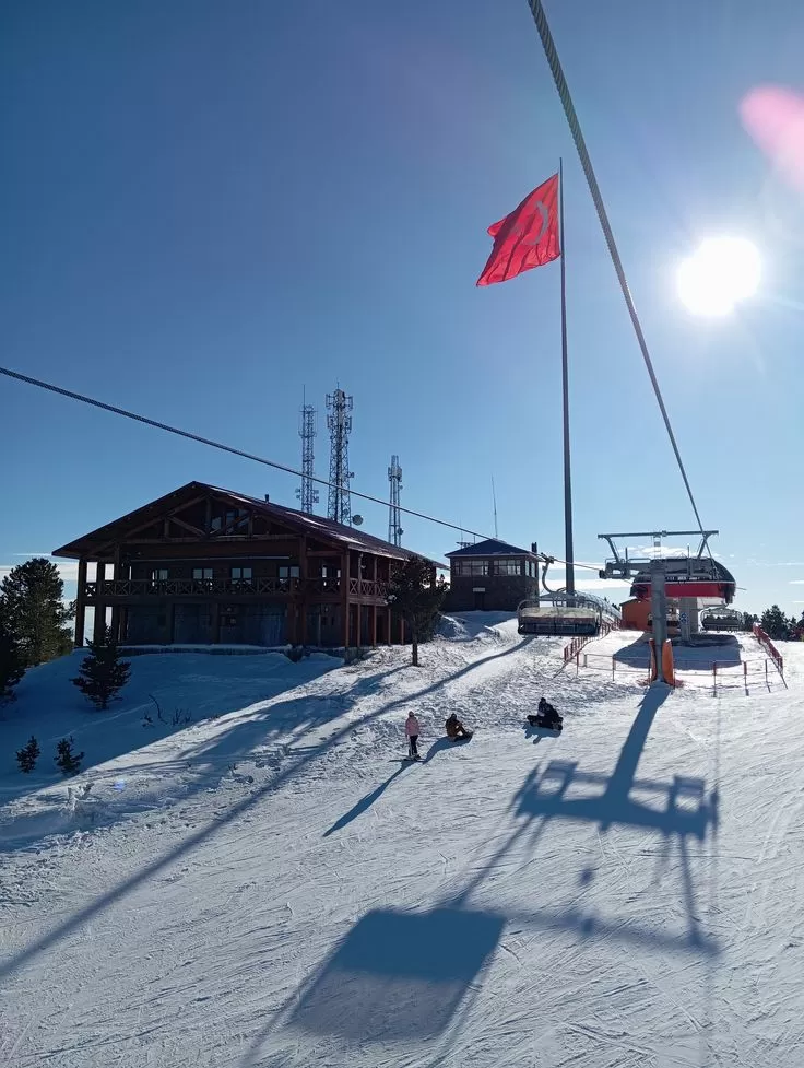 İzmir Çıkışlı Günübirlik Uludağ Kayak ve Gölyazı Turu( Kahvaltı Dahil)