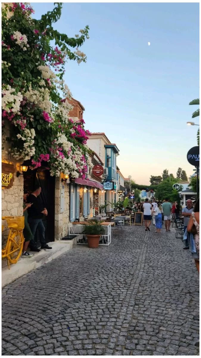 İzmir Çıkışlı Çeşme Tekne Turu ve Alaçatı Gezisi