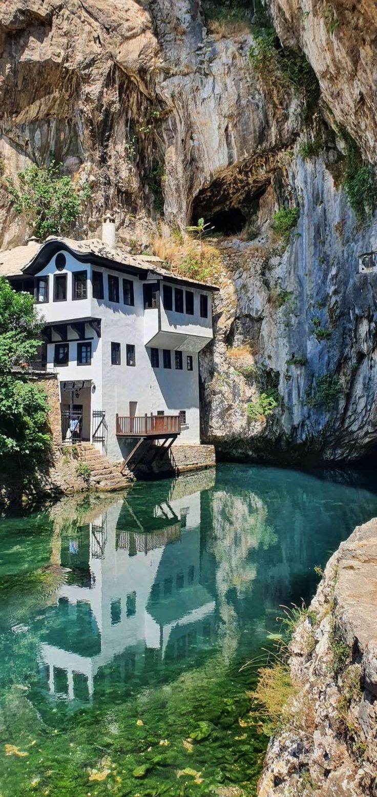 Uçaklı Vizesiz Büyük Balkan Turu, İzmir'den Direk Uçuş
