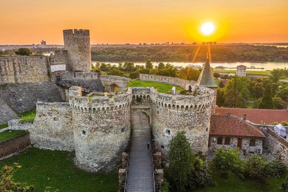 Uçaklı Vizesiz Büyük Balkan Turu, İzmir'den Direk Uçuş